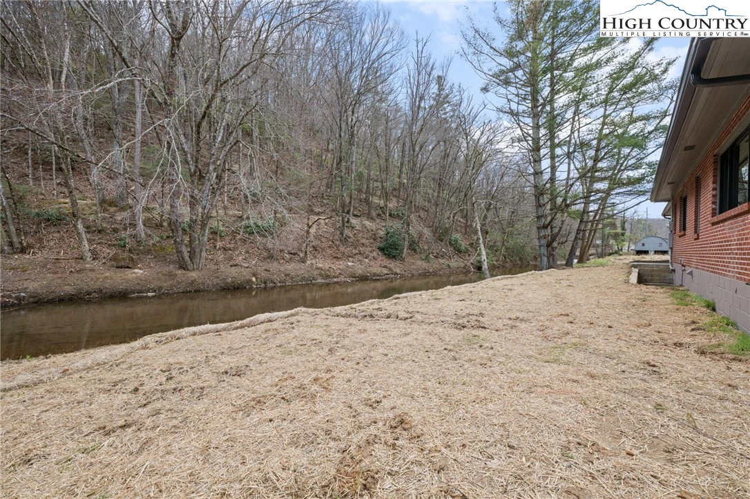 Image number 10 for the current listing