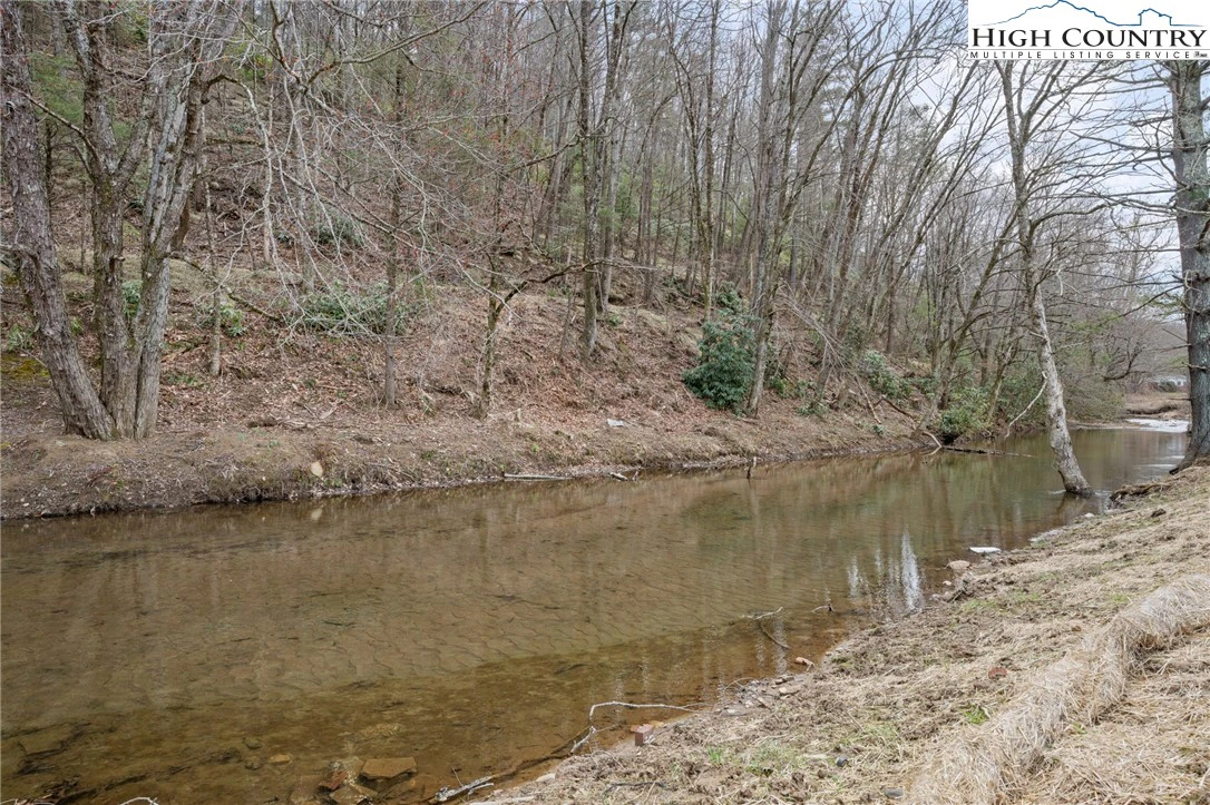 Image number 9 for the current listing