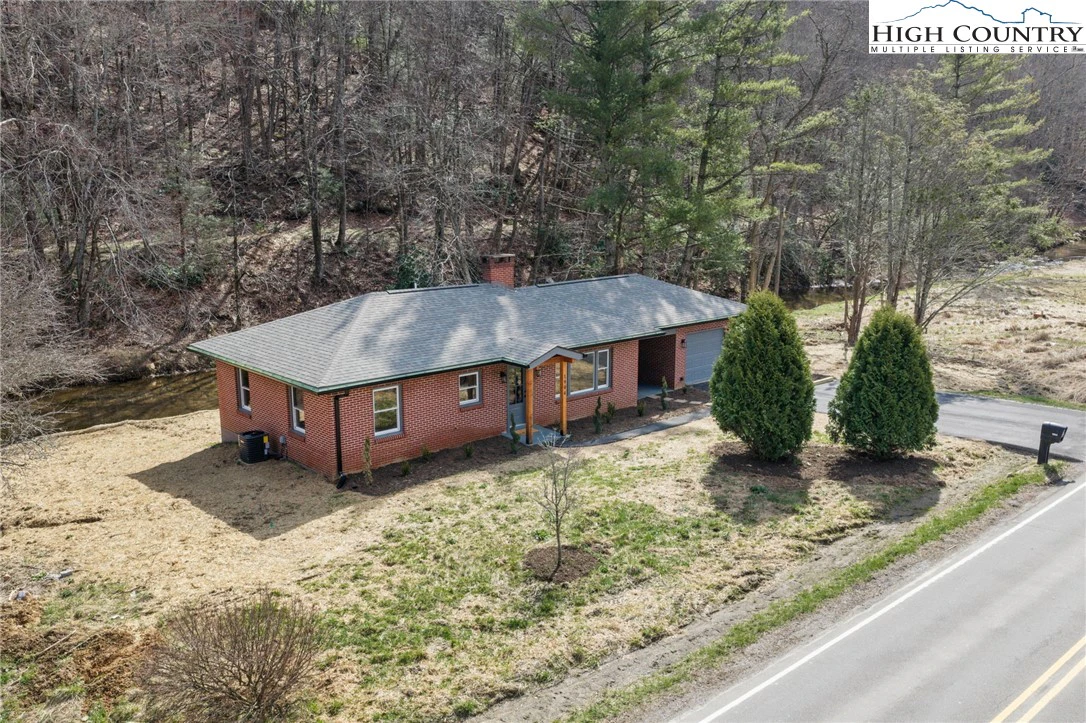 Image number 4 for the current listing