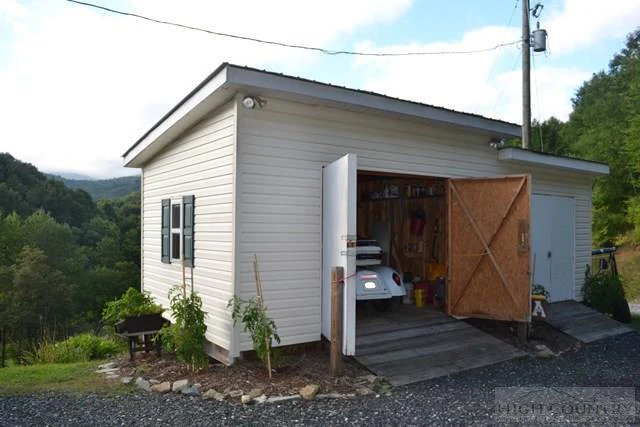 Image number 10 for the current listing