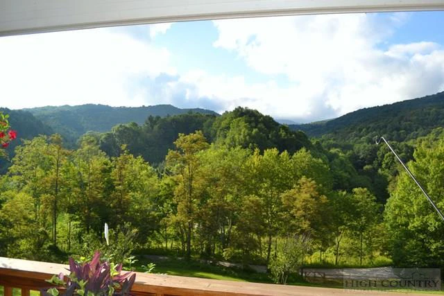 Image number 9 for the current listing