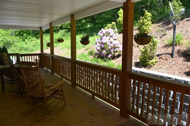 Image number 6 for the current listing