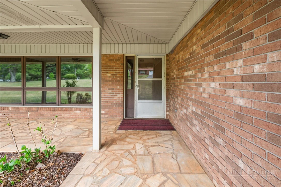 Image number 3 for the current listing