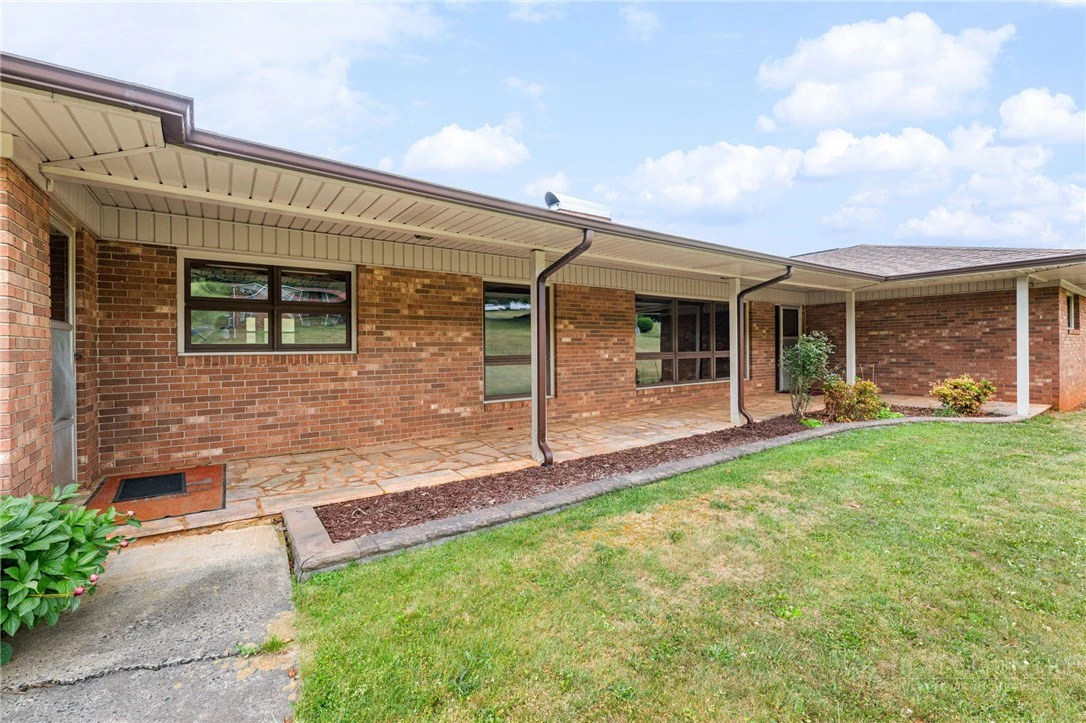 Image number 4 for the current listing