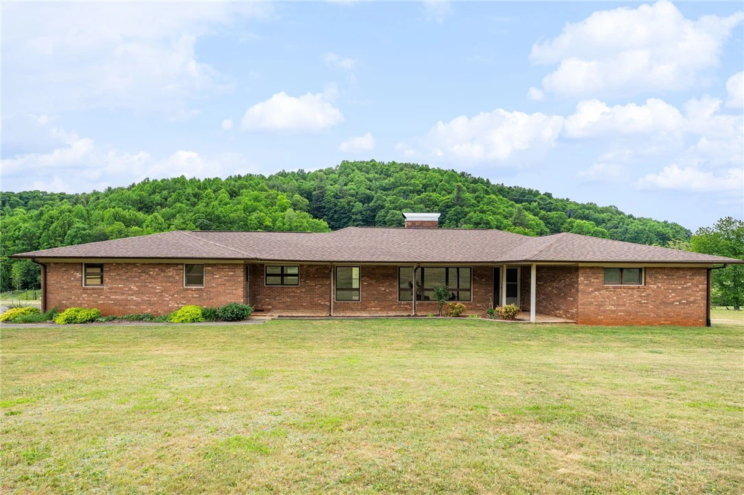Image number 2 for the current listing