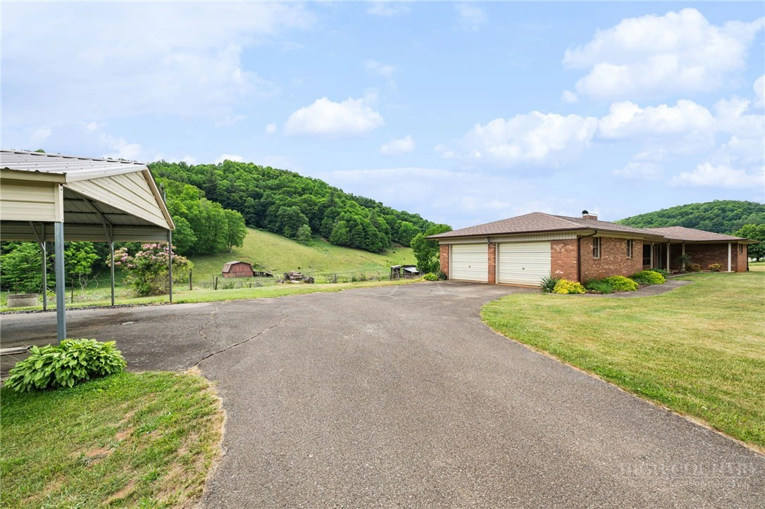 Image number 5 for the current listing