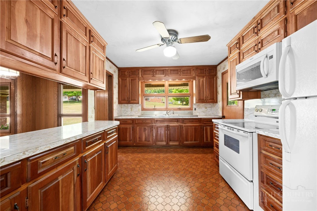 Image number 12 for the current listing