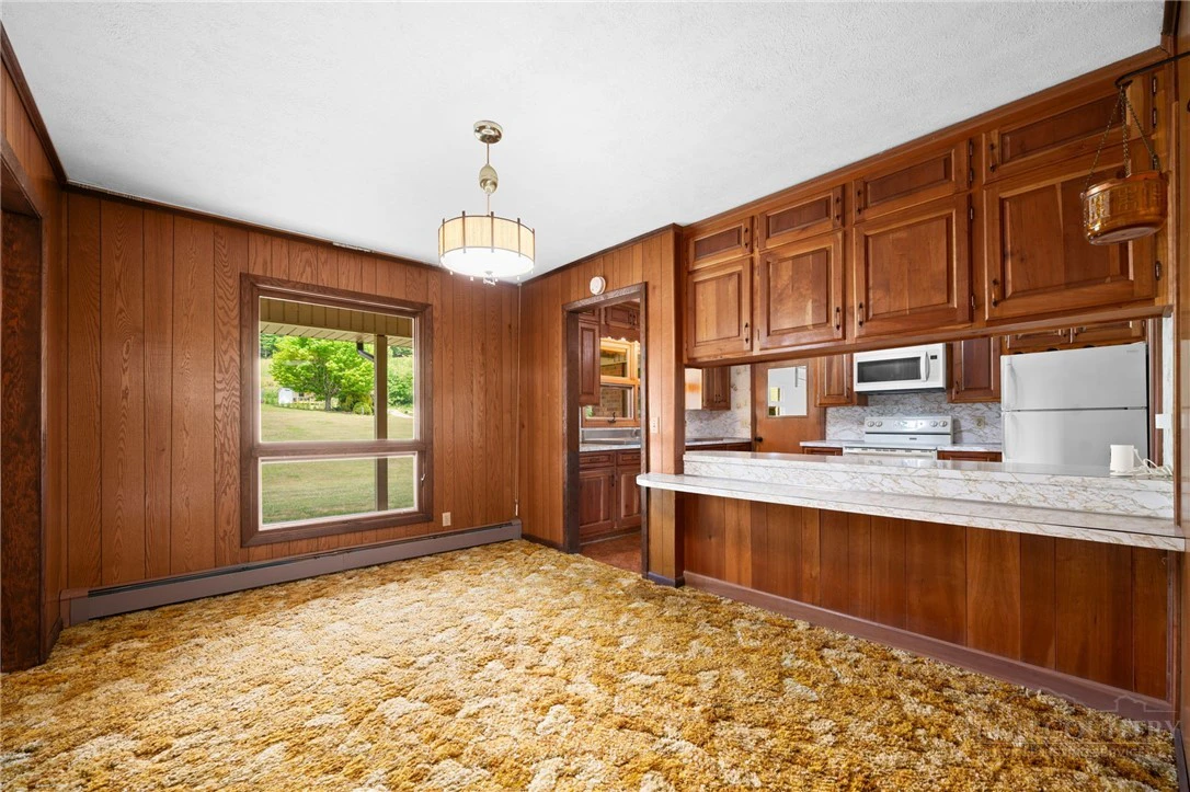 Image number 18 for the current listing