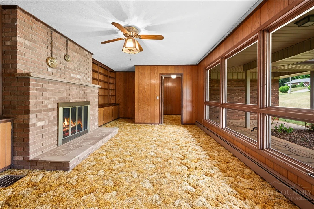 Image number 10 for the current listing