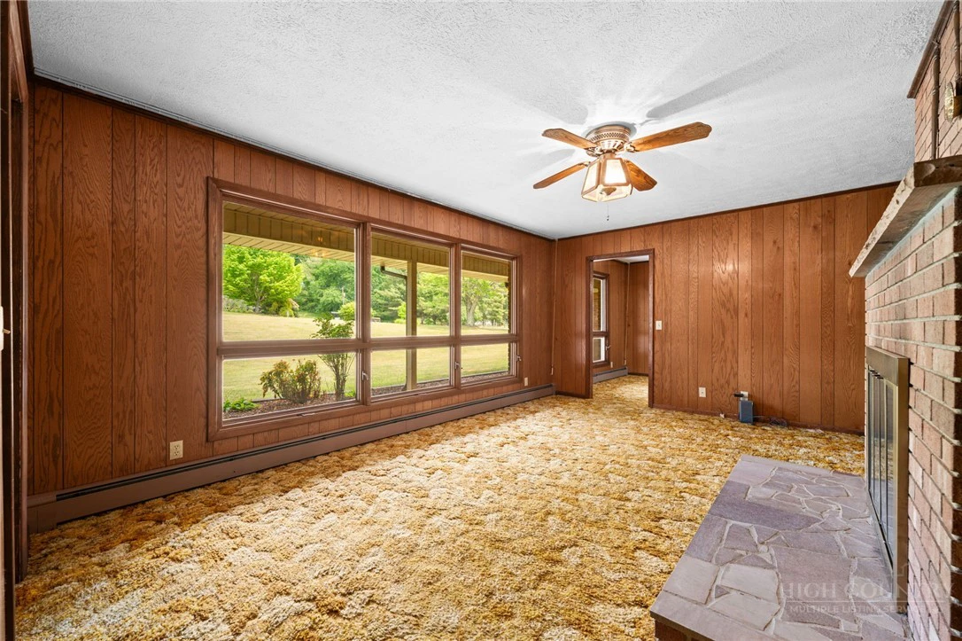 Image number 15 for the current listing