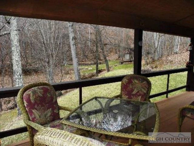 Image number 8 for the current listing