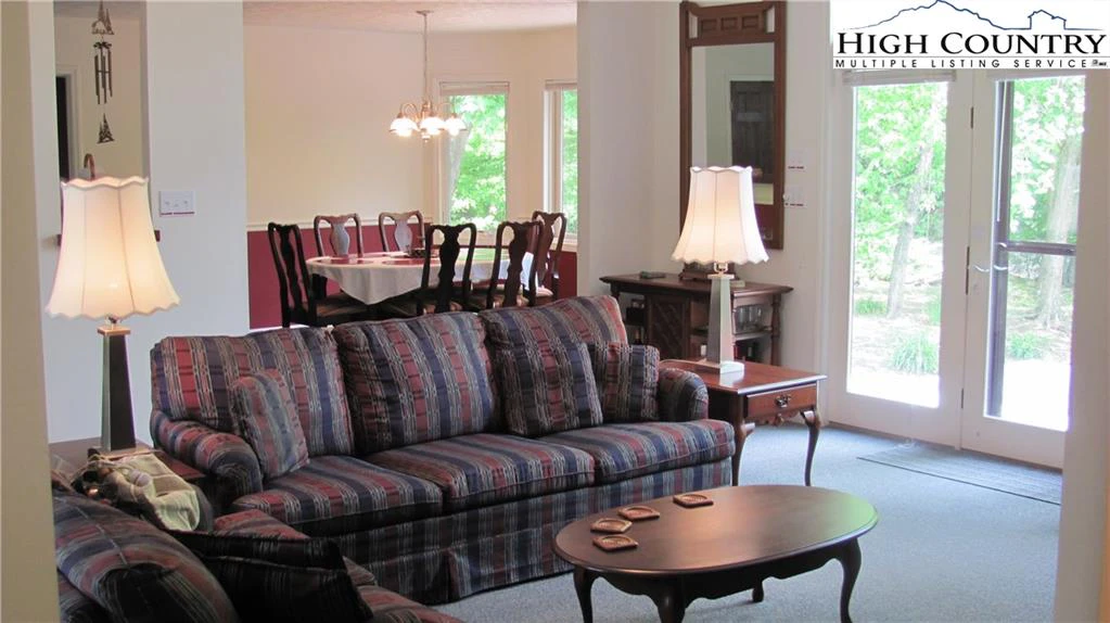 Image number 5 for the current listing