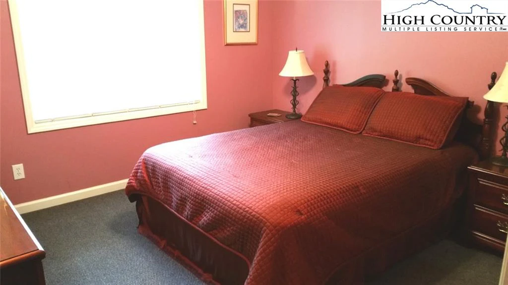 Image number 2 for the current listing