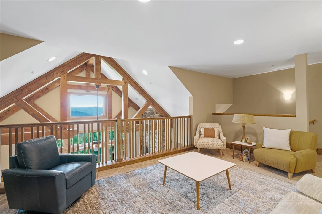 Image number 7 for the current listing