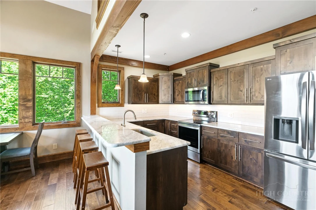 Image number 6 for the current listing