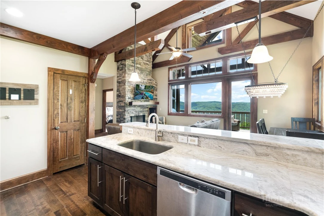 Image number 7 for the current listing