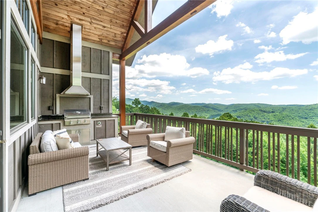 Image number 11 for the current listing