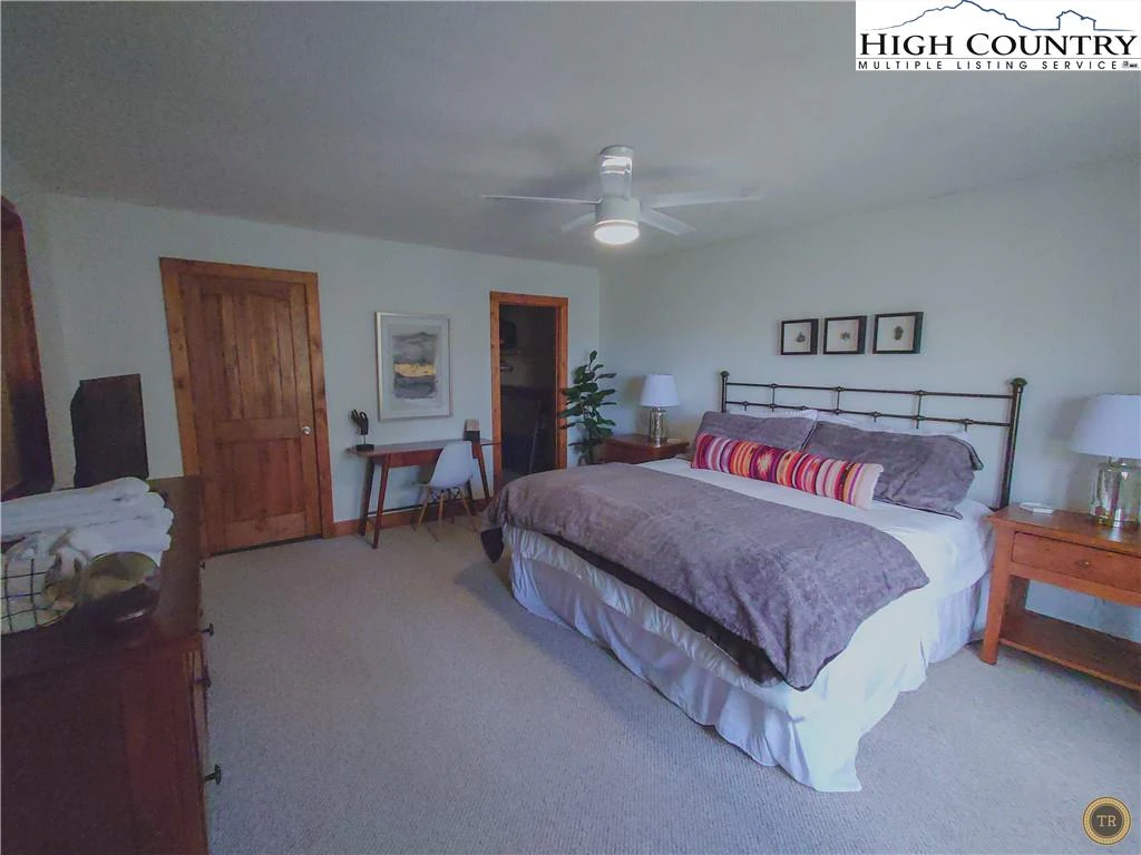 Image number 18 for the current listing