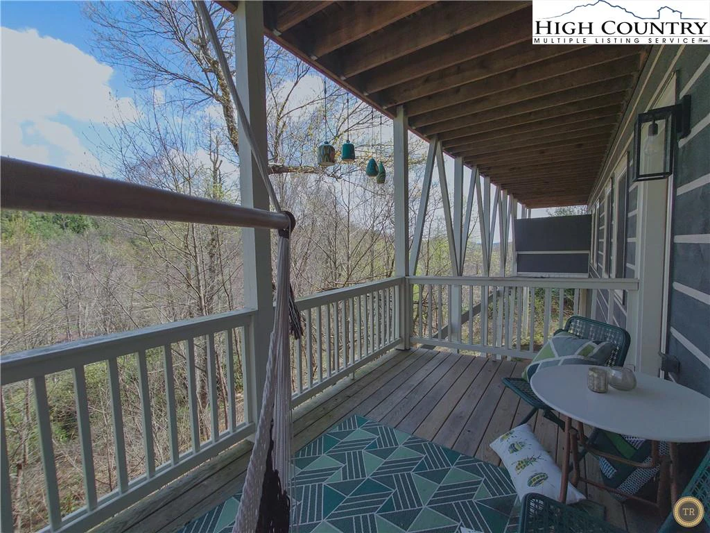 Image number 21 for the current listing