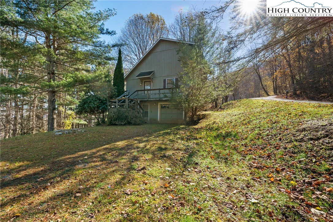 Image number 1 for the current listing