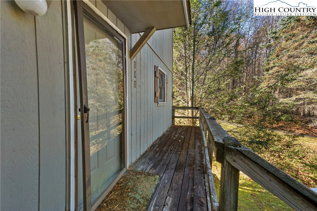 Image number 11 for the current listing