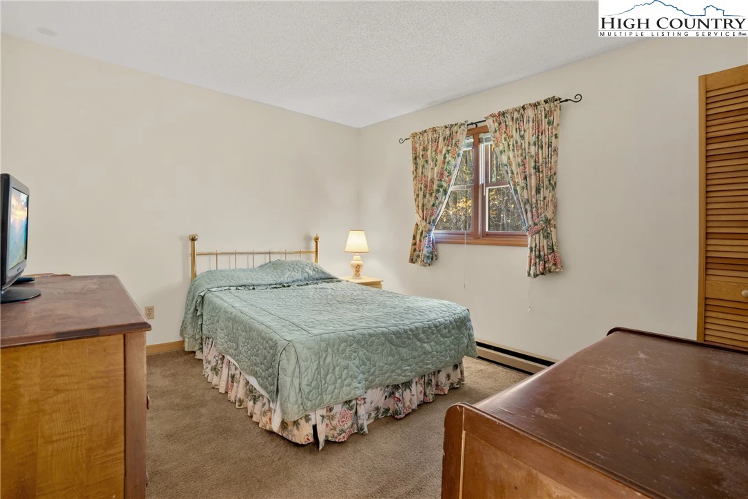 Image number 12 for the current listing