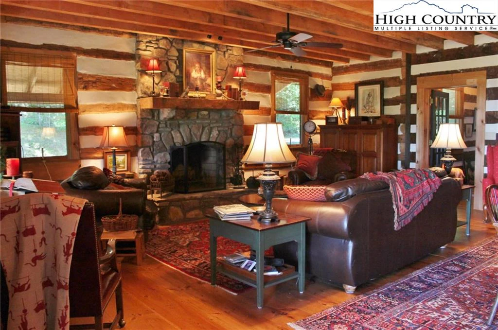 Image number 11 for the current listing