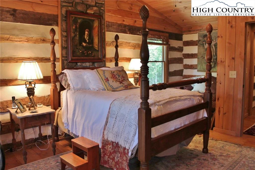 Image number 7 for the current listing