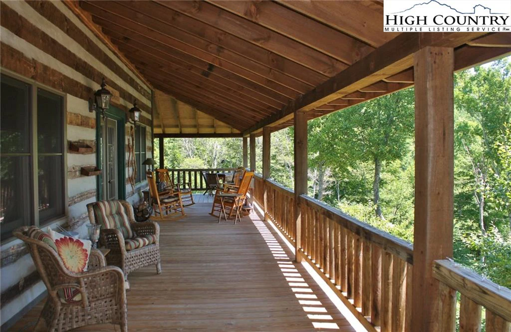Image number 17 for the current listing
