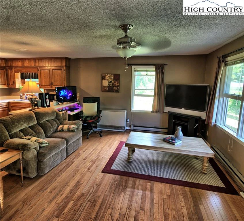 Image number 12 for the current listing