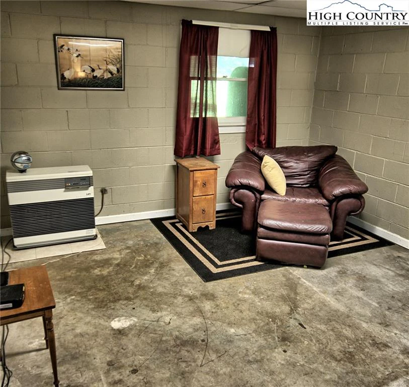 Image number 7 for the current listing