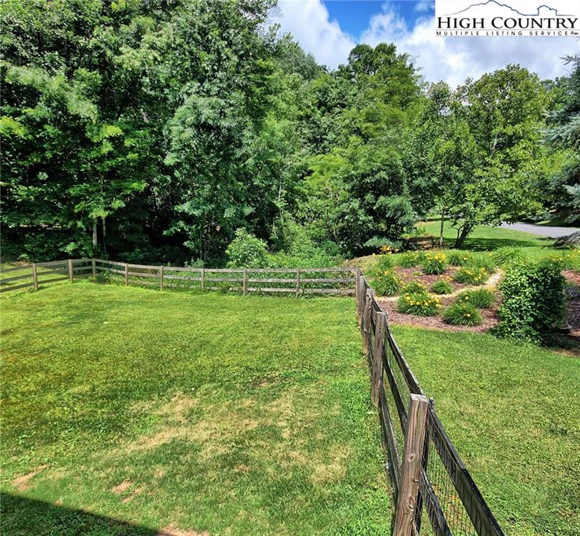 Image number 4 for the current listing