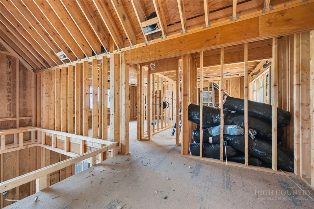 Image number 9 for the current listing