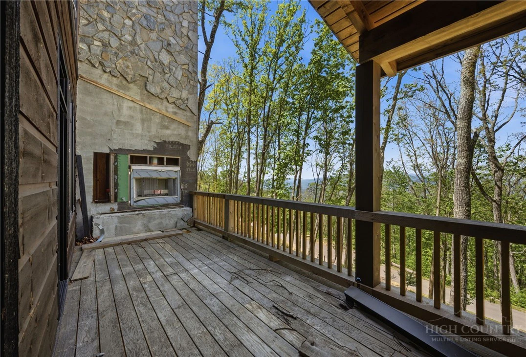 Image number 10 for the current listing