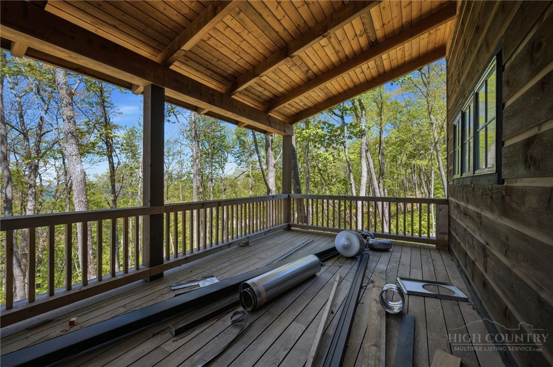 Image number 11 for the current listing