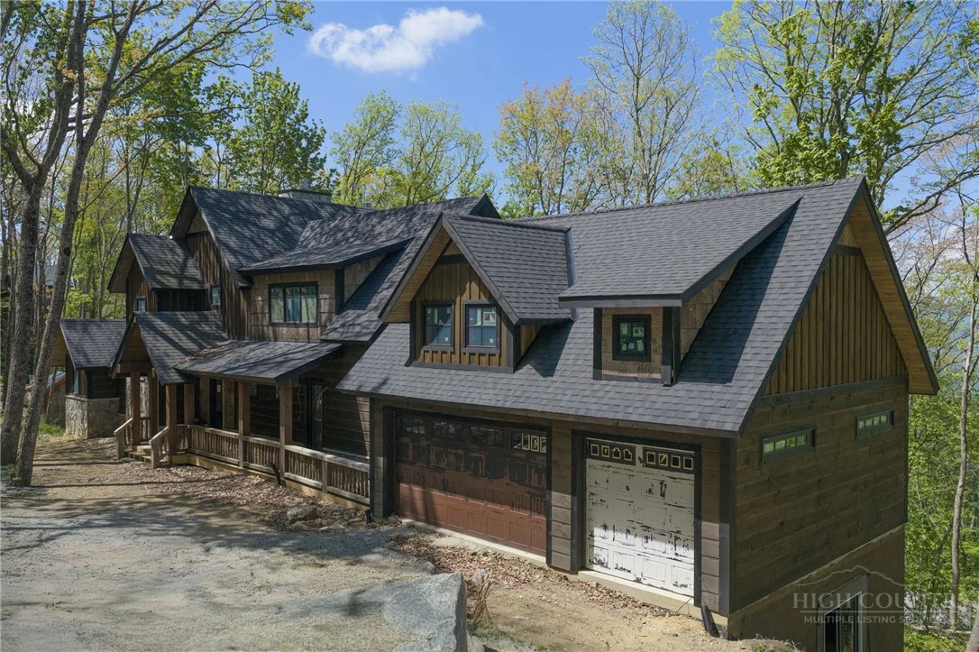 Image number 15 for the current listing