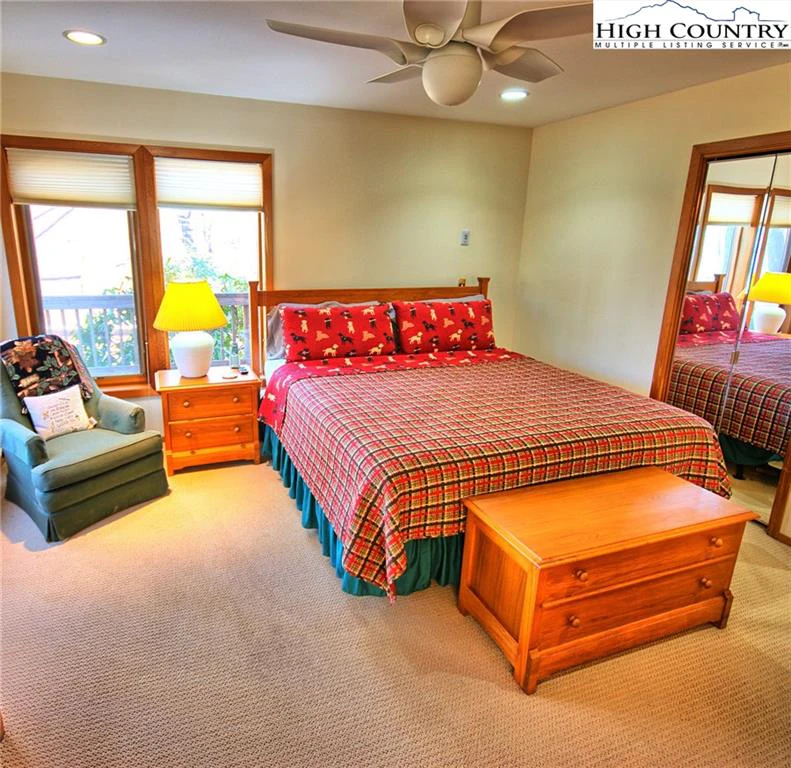 Image number 4 for the current listing