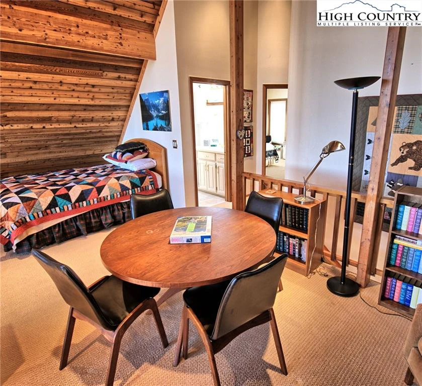 Image number 9 for the current listing