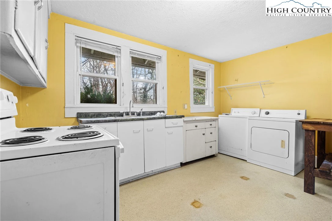 Image number 6 for the current listing