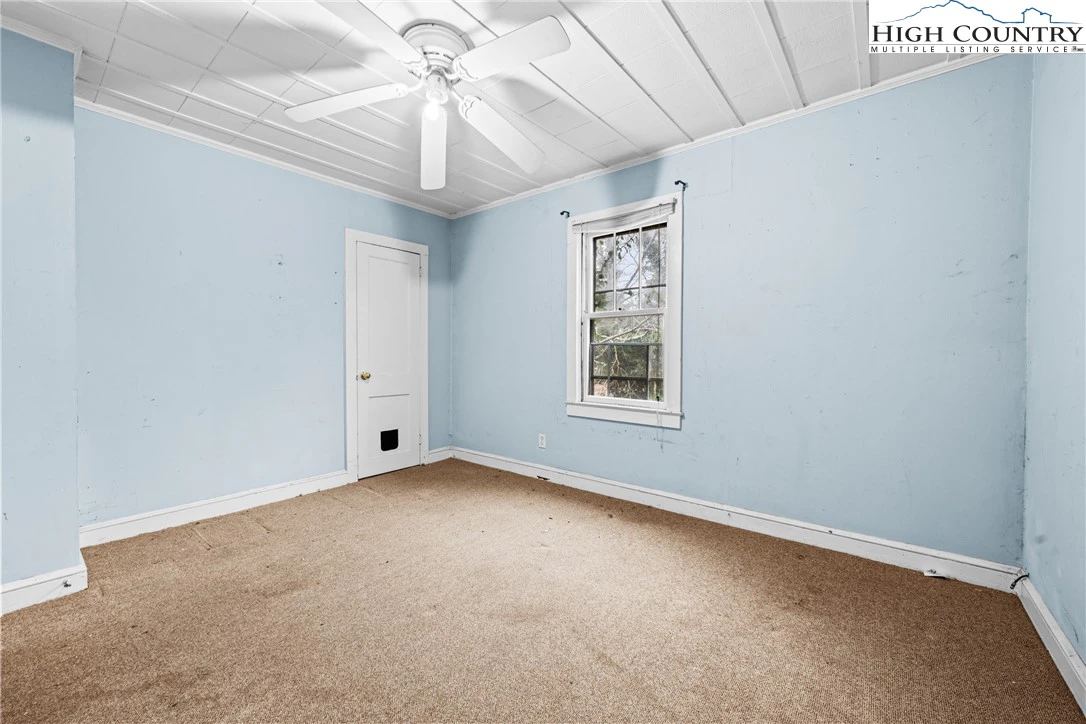 Image number 19 for the current listing