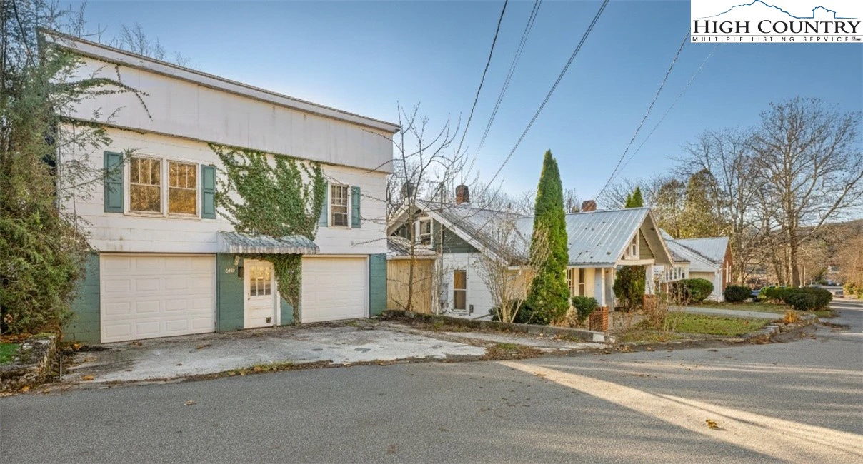 Image number 13 for the current listing