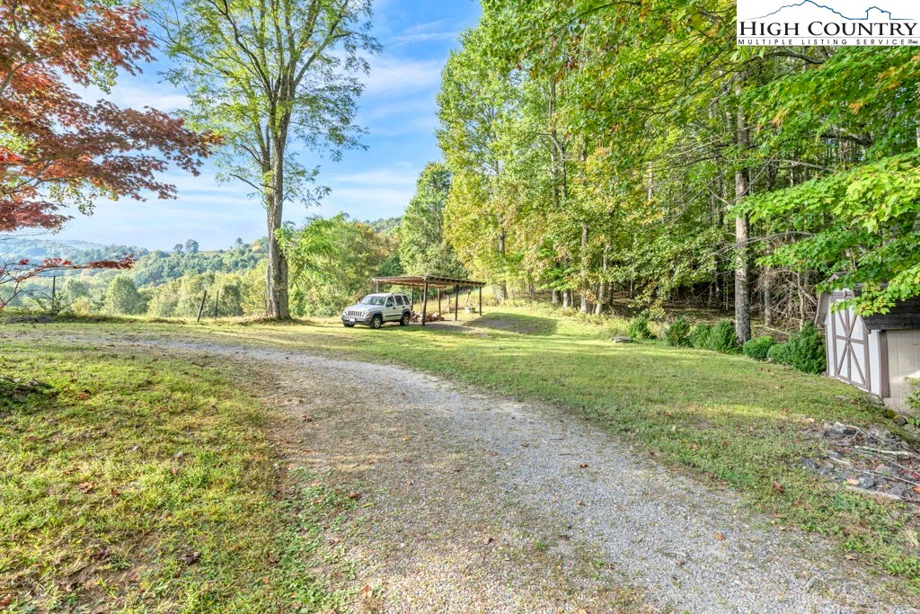 Image number 17 for the current listing