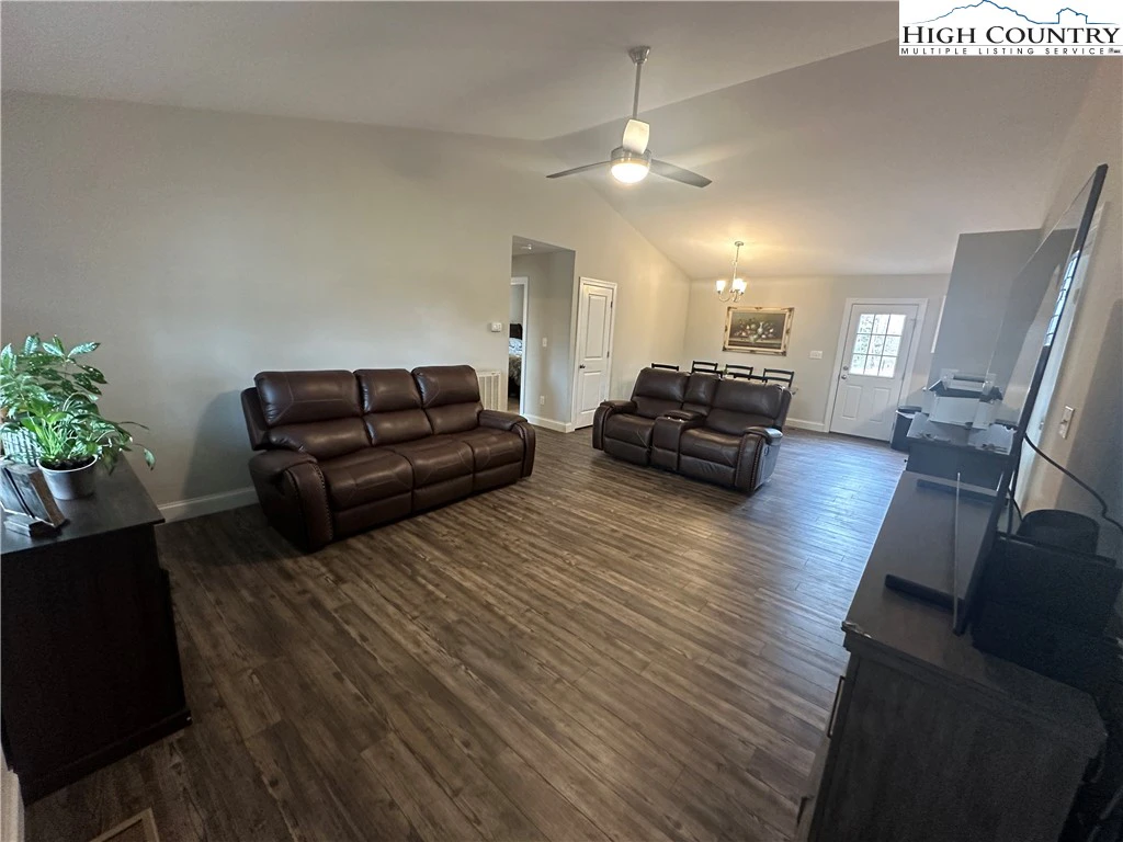 Image number 6 for the current listing