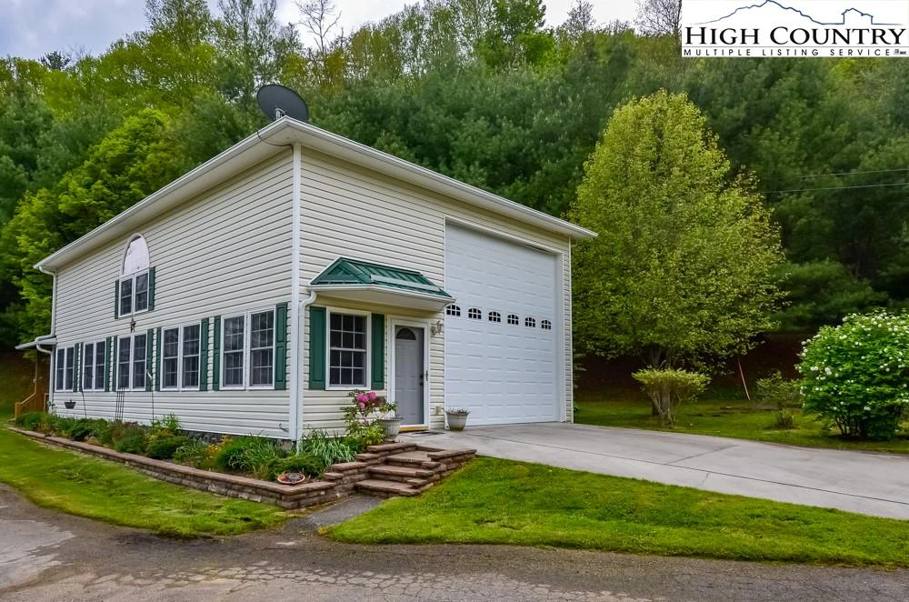 Image number 1 for the current listing