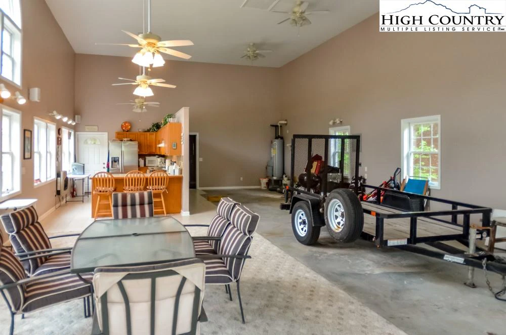 Image number 3 for the current listing