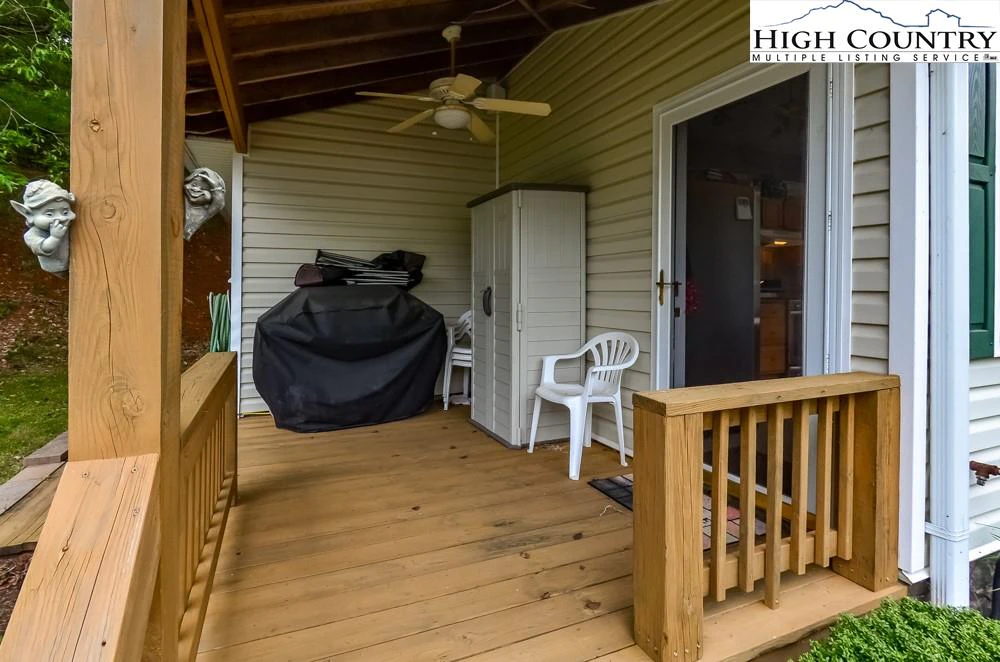 Image number 8 for the current listing