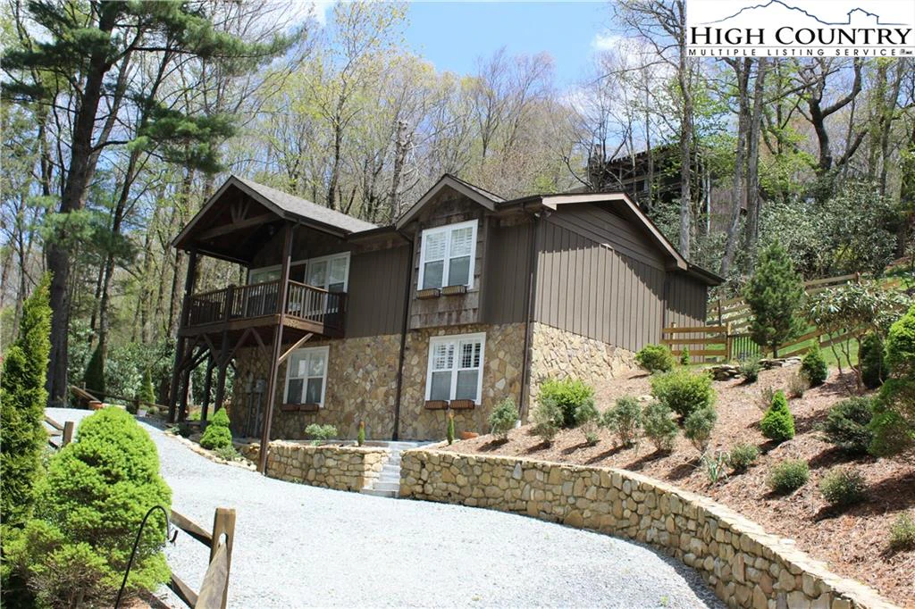 Image number 1 for the current listing