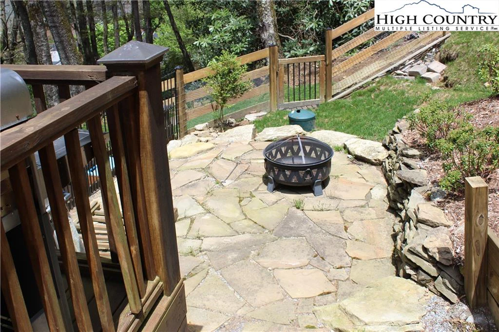 Image number 5 for the current listing