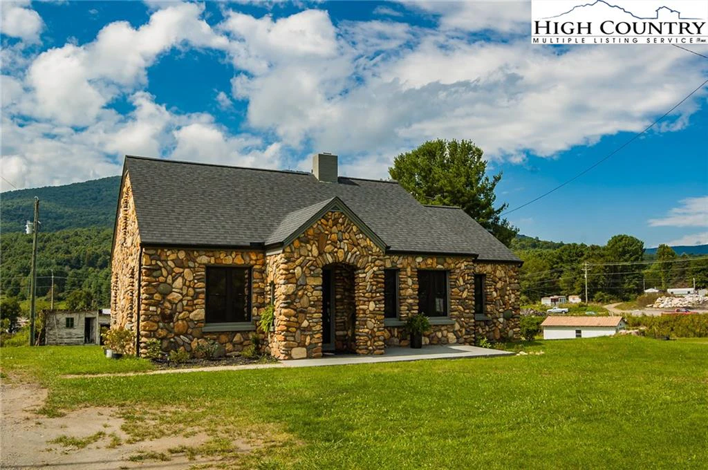 Image number 1 for the current listing