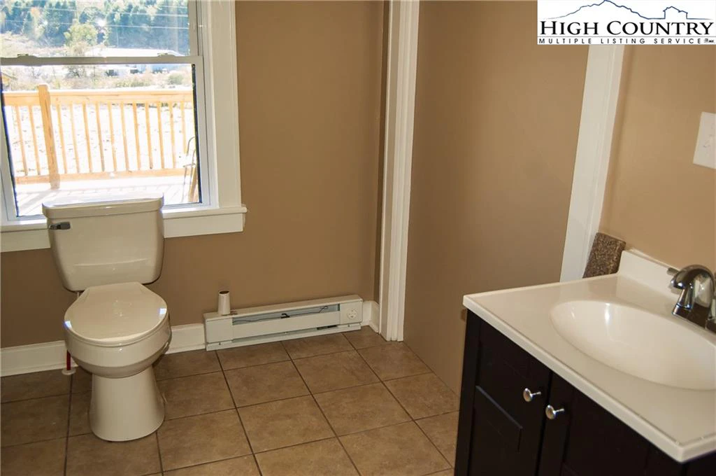 Image number 9 for the current listing